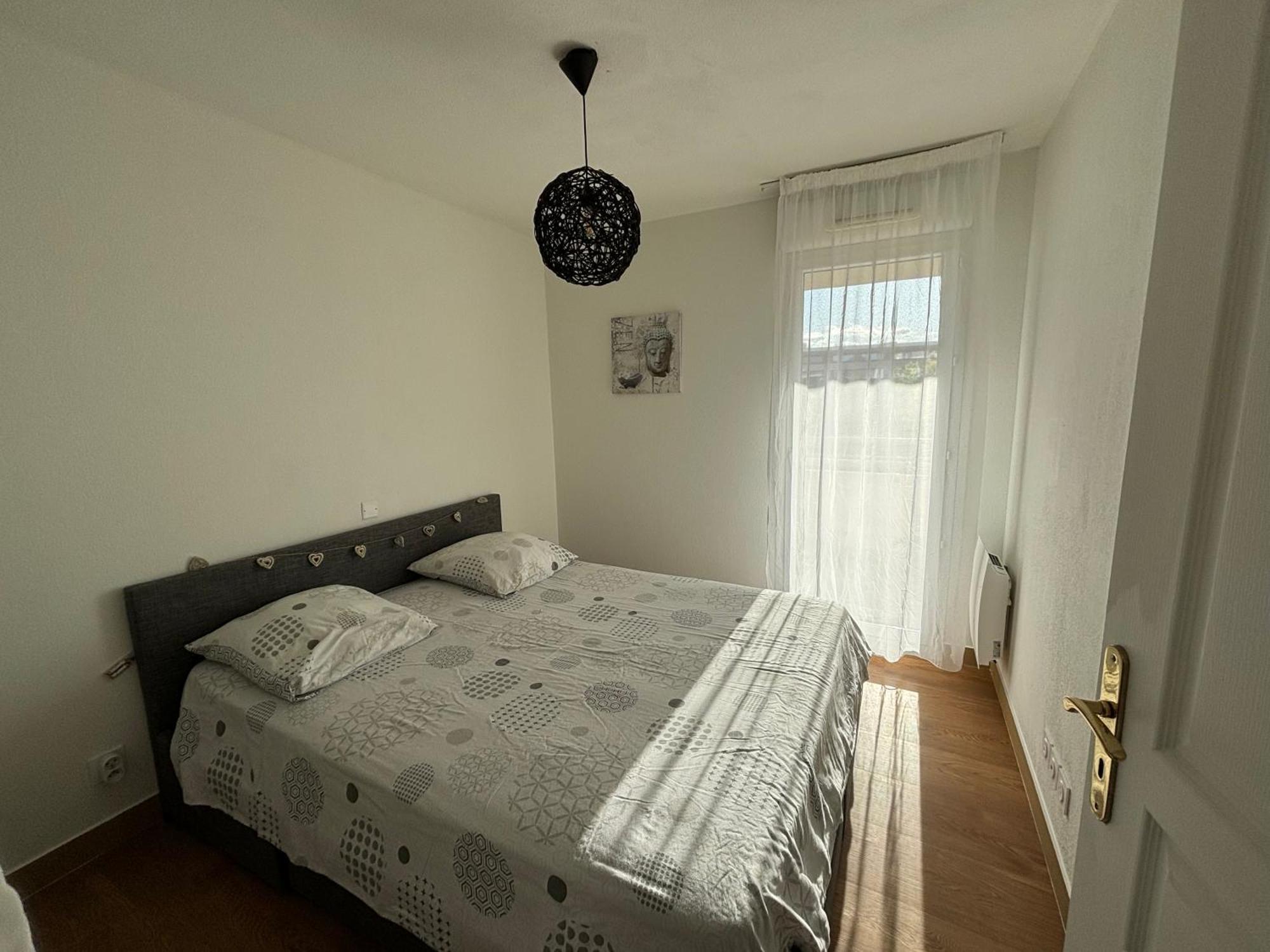 Location D'Un Superbe Appartement Avec Piscine 罗克布伦河畔阿尔让 外观 照片