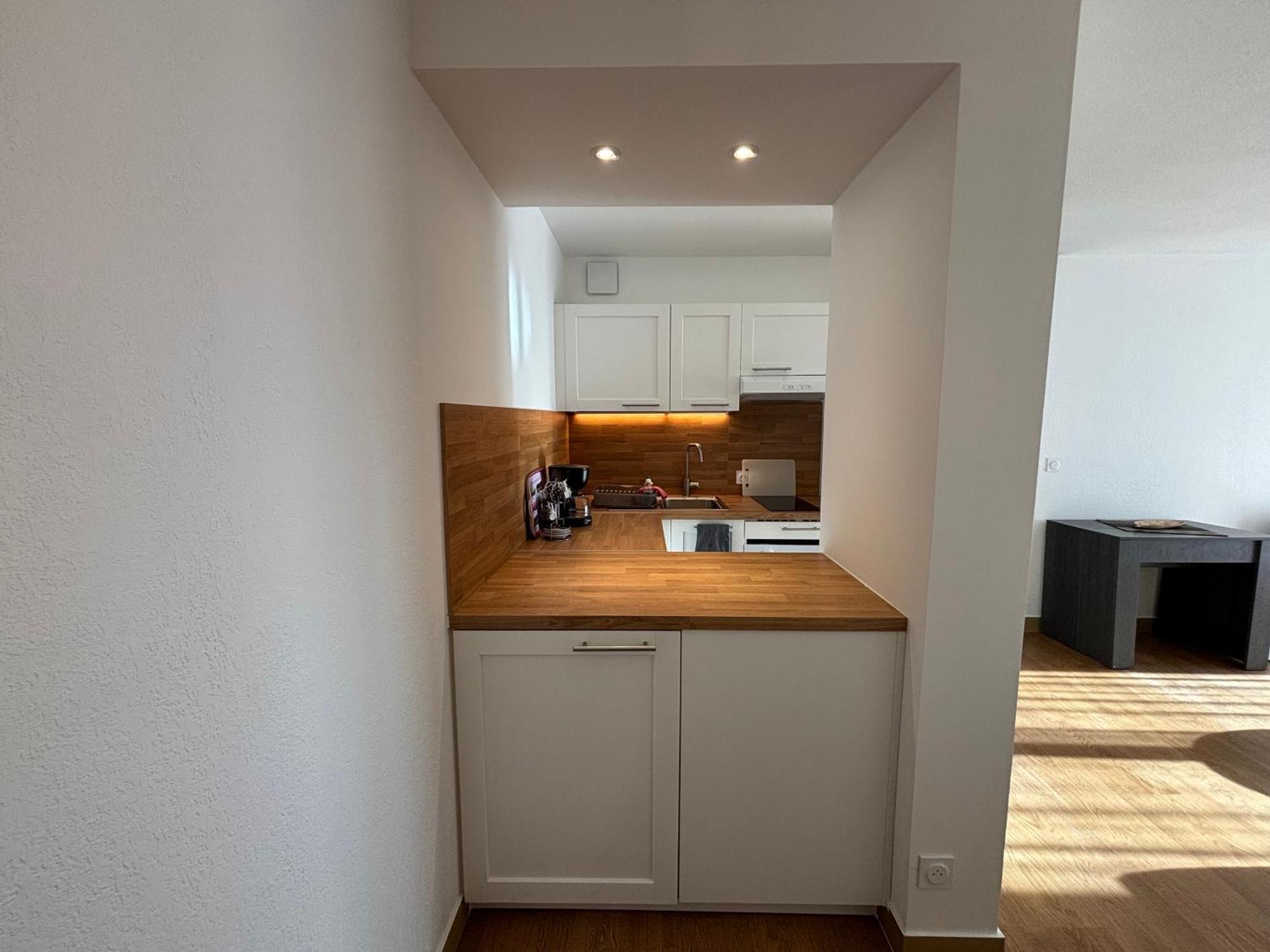 Location D'Un Superbe Appartement Avec Piscine 罗克布伦河畔阿尔让 外观 照片