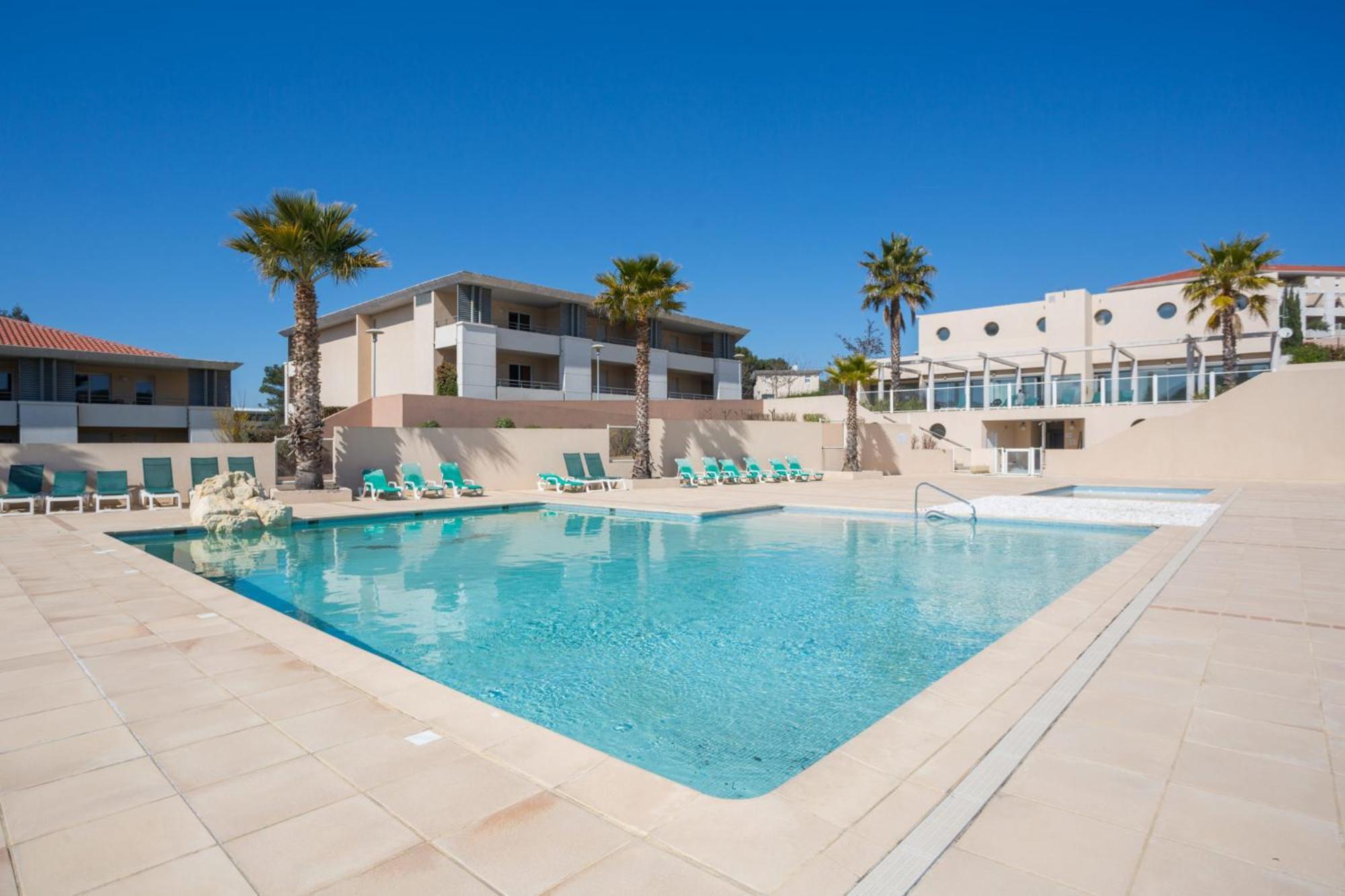 Location D'Un Superbe Appartement Avec Piscine 罗克布伦河畔阿尔让 外观 照片